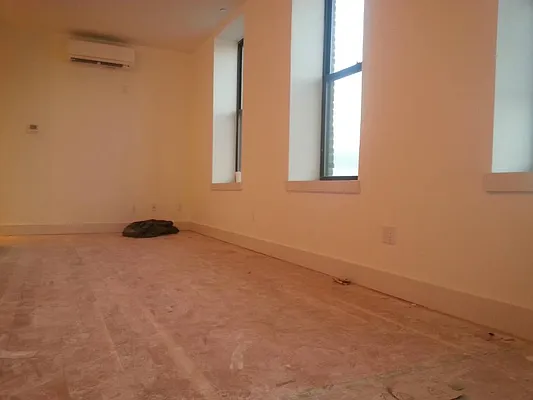 Rented by Loom Group | media 19