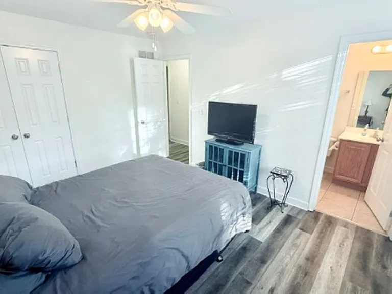 1022 New York St — Photo 19