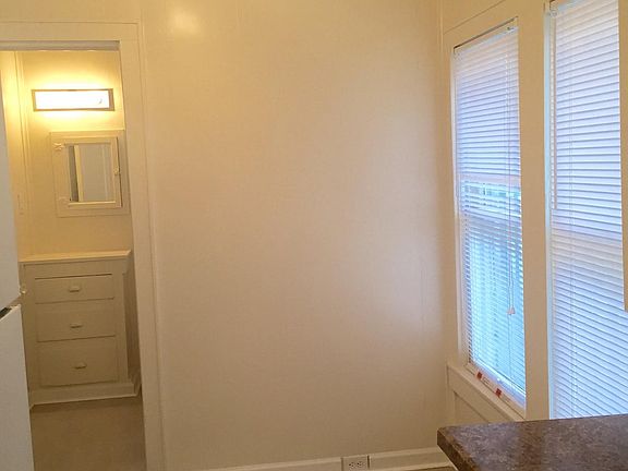 5th image of 2210 Cincinnati Ave
