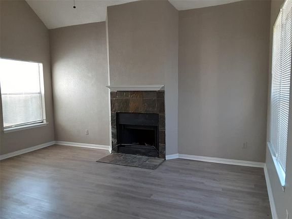 2nd image of 7400 Creekfall Dr
