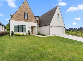 3143 Club Dr, Tyler, TX 75703