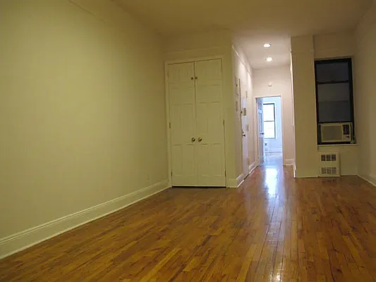 Rented by Metropolis Real Estate of Manhattan | media 58