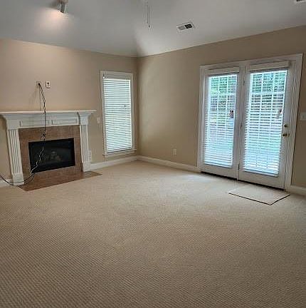 4th image of 10625 Knox Ave