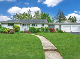 45 Cambria Rd, Syosset, NY 11791