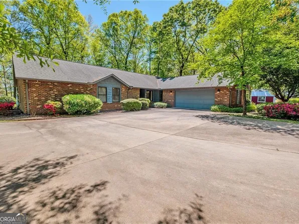 7 Old Oak Trl, Hartwell, GA 30643