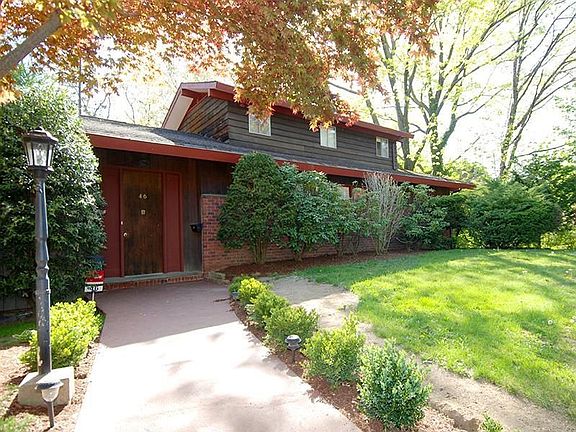 Contemporary Home in Manor Woods