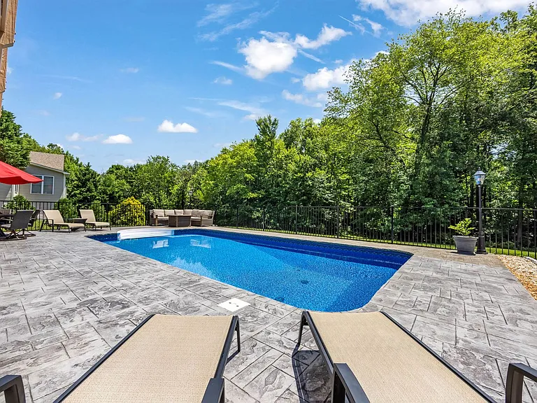26 Kirby Ln — Photo 41