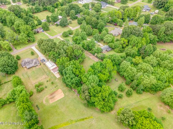 155 Porter Dr, Byhalia, MS 38611