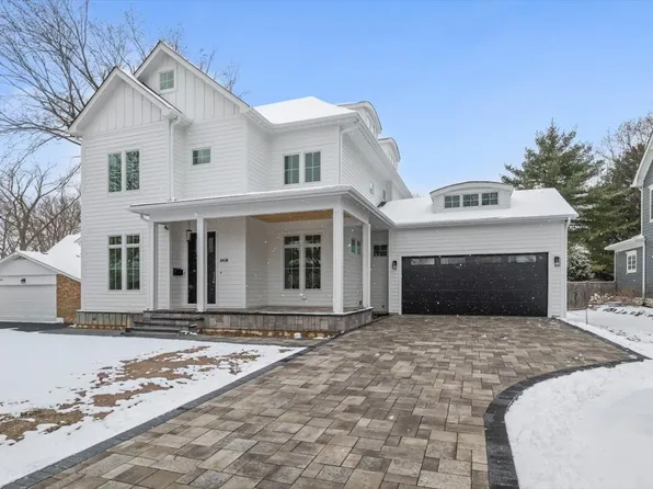 2438 Pomona Ln, Wilmette, IL 60091