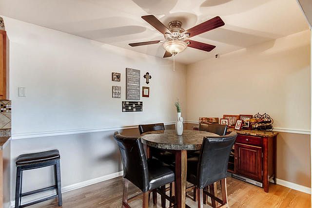 1st image of 21W581 North Ave APT 17