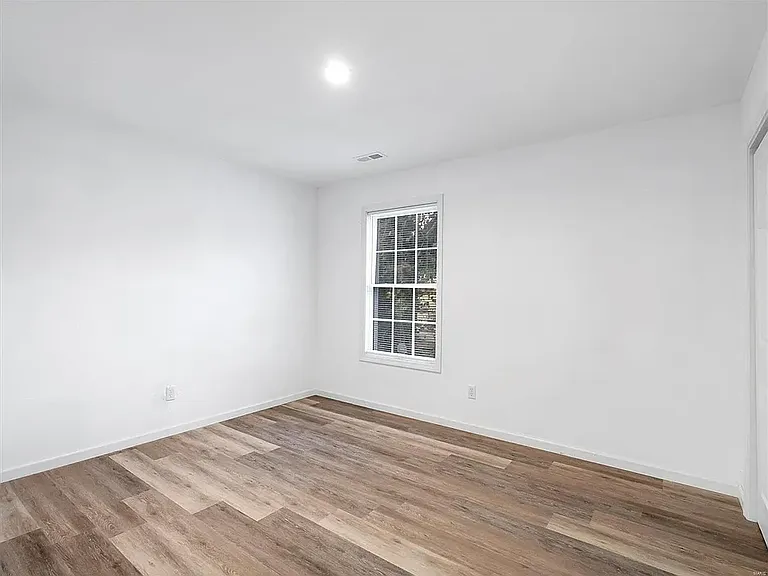 424 S Park St — Photo 7
