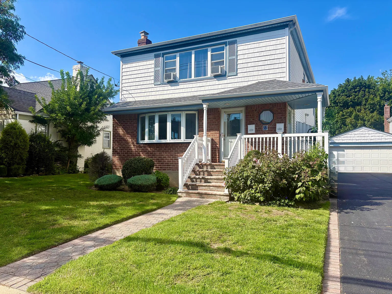 Hendrickson Ave, Lynbrook — Photo 1