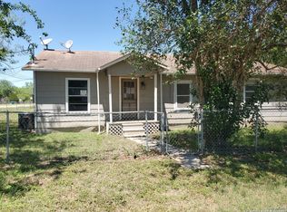 1201 Palmetto St, Jourdanton, TX 78026
