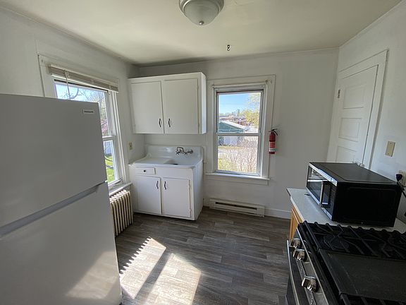 2nd image of 241 York St #10751218
