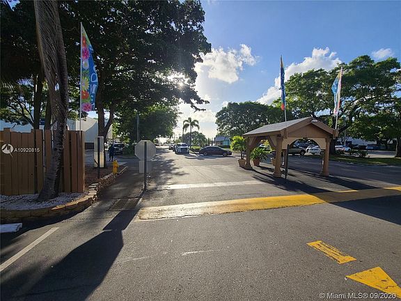 3rd image of 2600 NW 39th Way APT 101