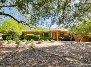 133 Honeysuckle Ln, Castle Hills, TX 78213