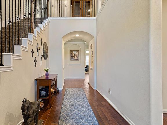2nd image of 9491 Amberwoods Ln