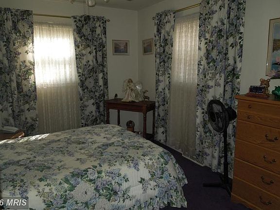 4th image of 7912 Steadman St