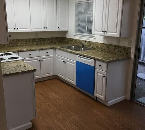 2nd image of 3301 Sherwood Ave #1