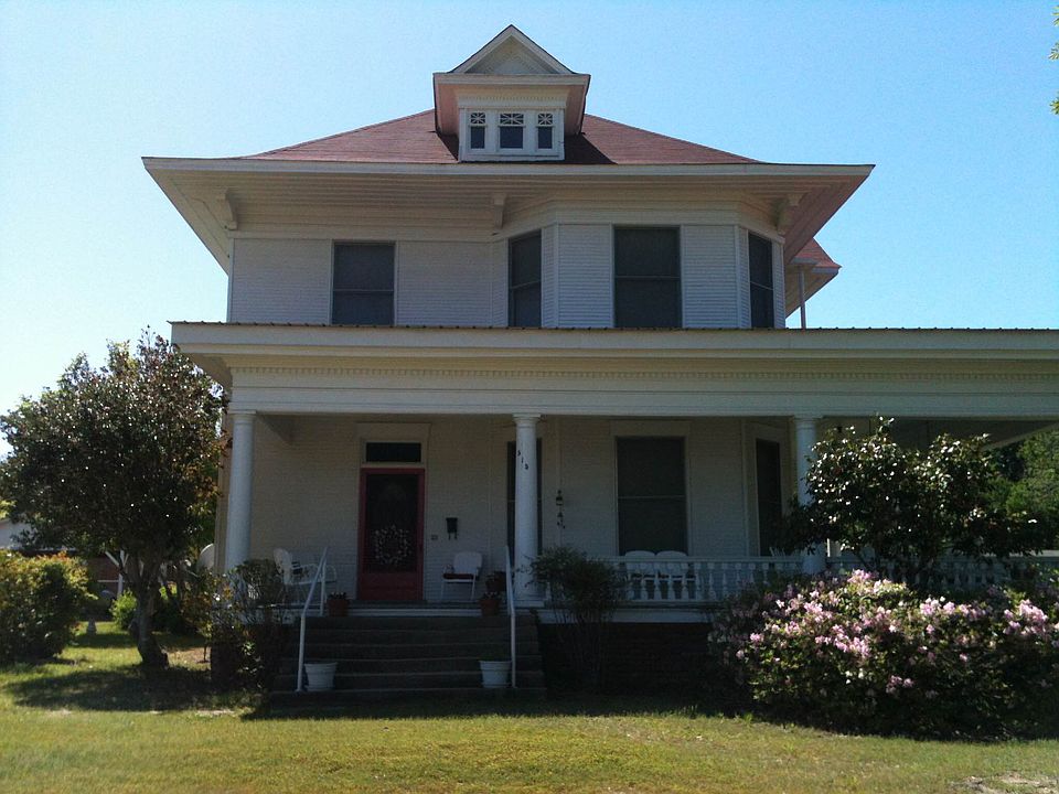 1st image of 515 N Oak St