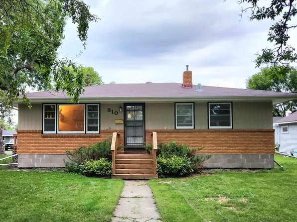910 13th St, International Falls, MN 56649