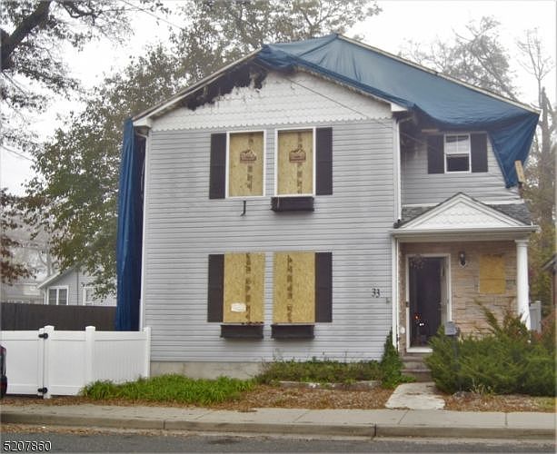 1st image of 33 Center Ave
