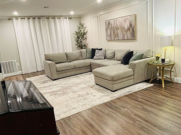 2nd image of 5 Blackstone Dr APT 7