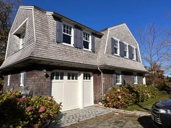 24 Harrison Ave, Oak Bluffs, MA 02557