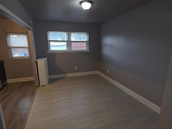 4th image of 734 Copley Rd