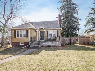 1314 64th St, Windsor Heights, IA 50324