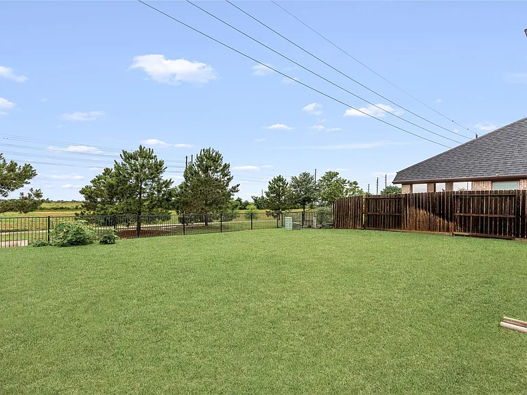 4702 Primrose Valley Ln — Photo 33