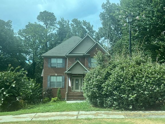 2nd image of 170 Chinaberry Ln