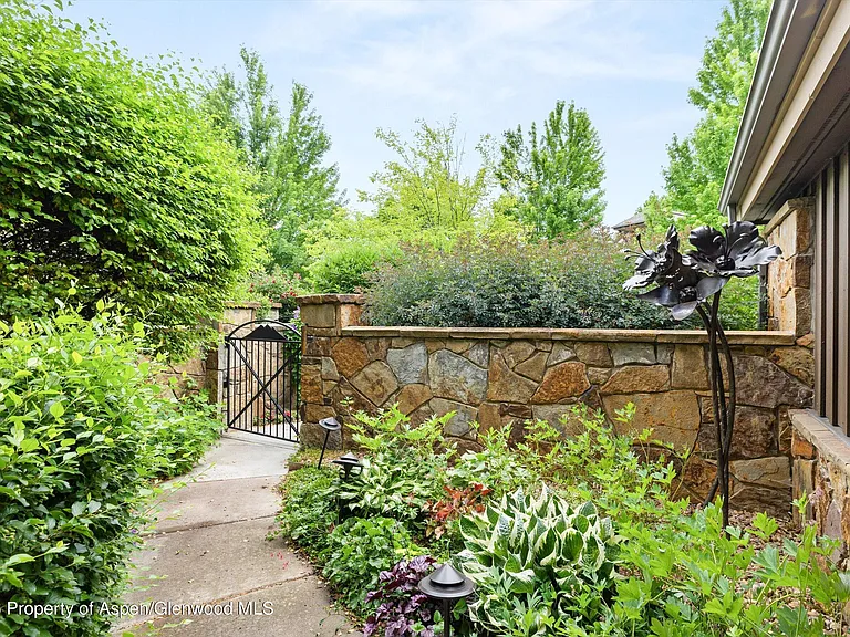31 Primrose Rd — Photo 19