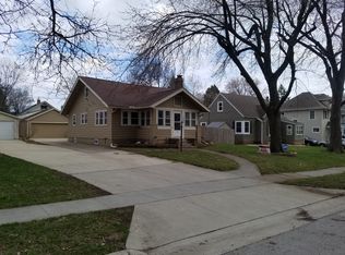 1009 37th St, Des Moines, IA 50311