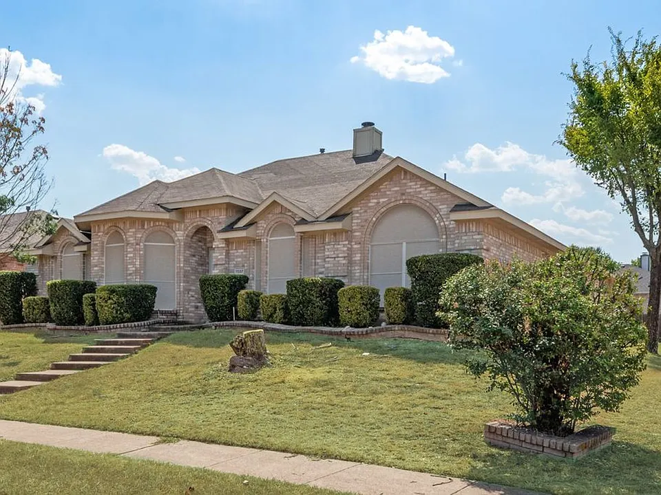 1557 Aberdeen Dr