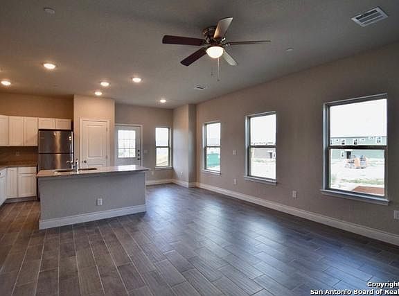 5th image of 7818 Savannah Dr #7818