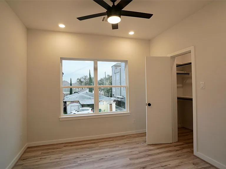 1711 Summer St — Photo 16