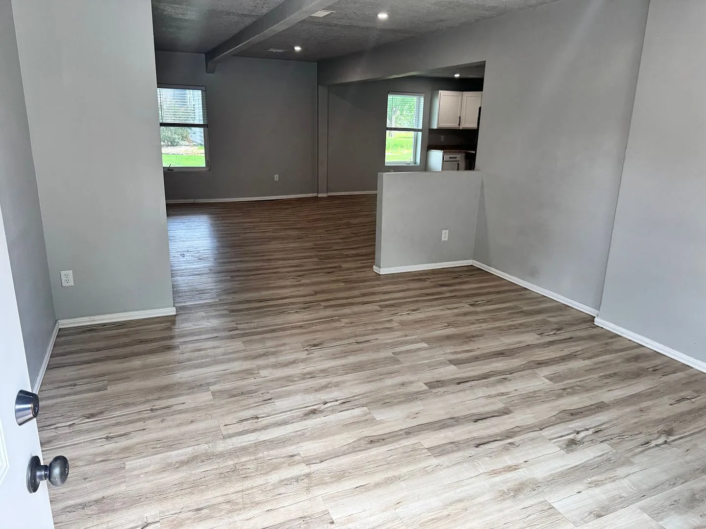 Madison 7 unit — Photo 1