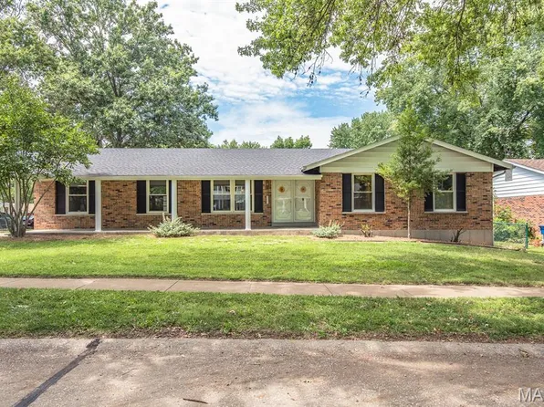 3633 Rue De Renard St, Florissant, MO 63034