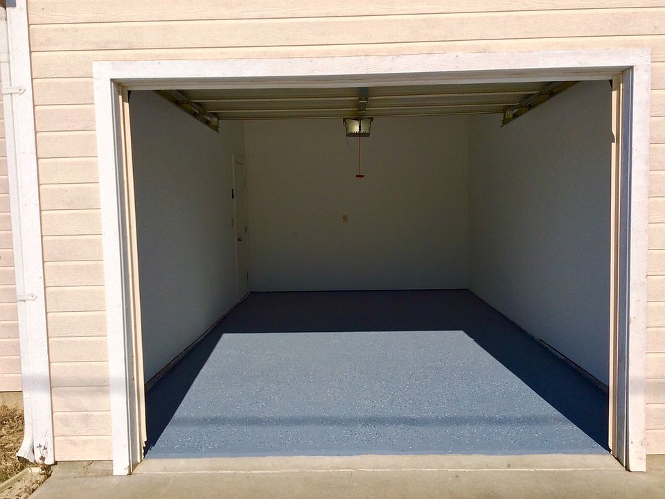 Garage (newly redone).
