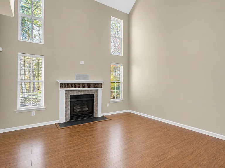8772 Robinson Forest Dr — Photo 10