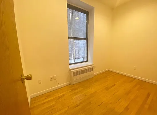 Rented by Manhattan Dwelling Corporation | media 14