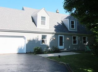 1326 Heather Hill Dr, Hubertus, WI 53033