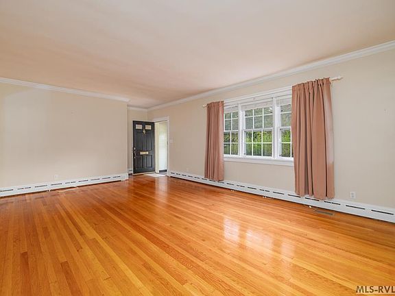 5th image of 521 Ingleside Ave