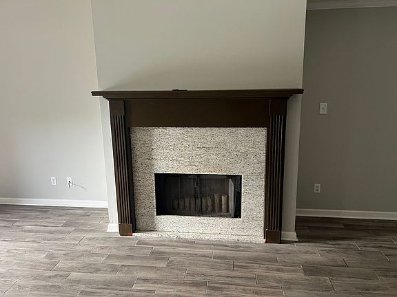 4th image of 114 Colchester Dr