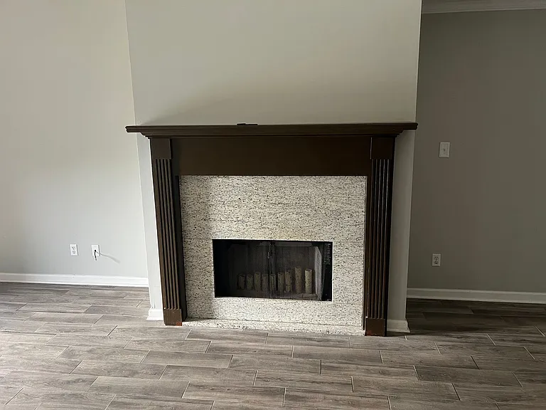 114 Colchester Dr — Photo 4
