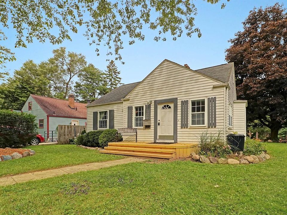 2nd image of 1326 Collegewood Dr