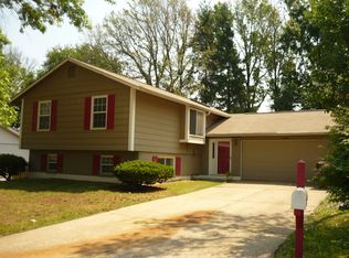 1221 Mendoza Dr, Saint Peters, MO 63376