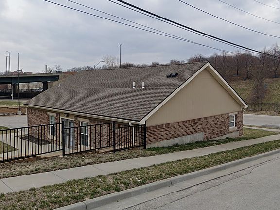 3rd image of 2550 Vine St #9552