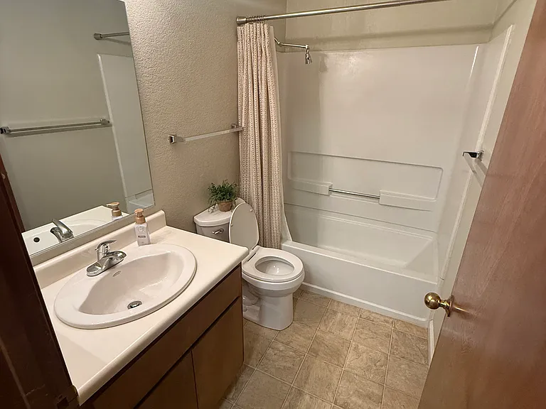 2400 Eilers Ln #1206 — Photo 30